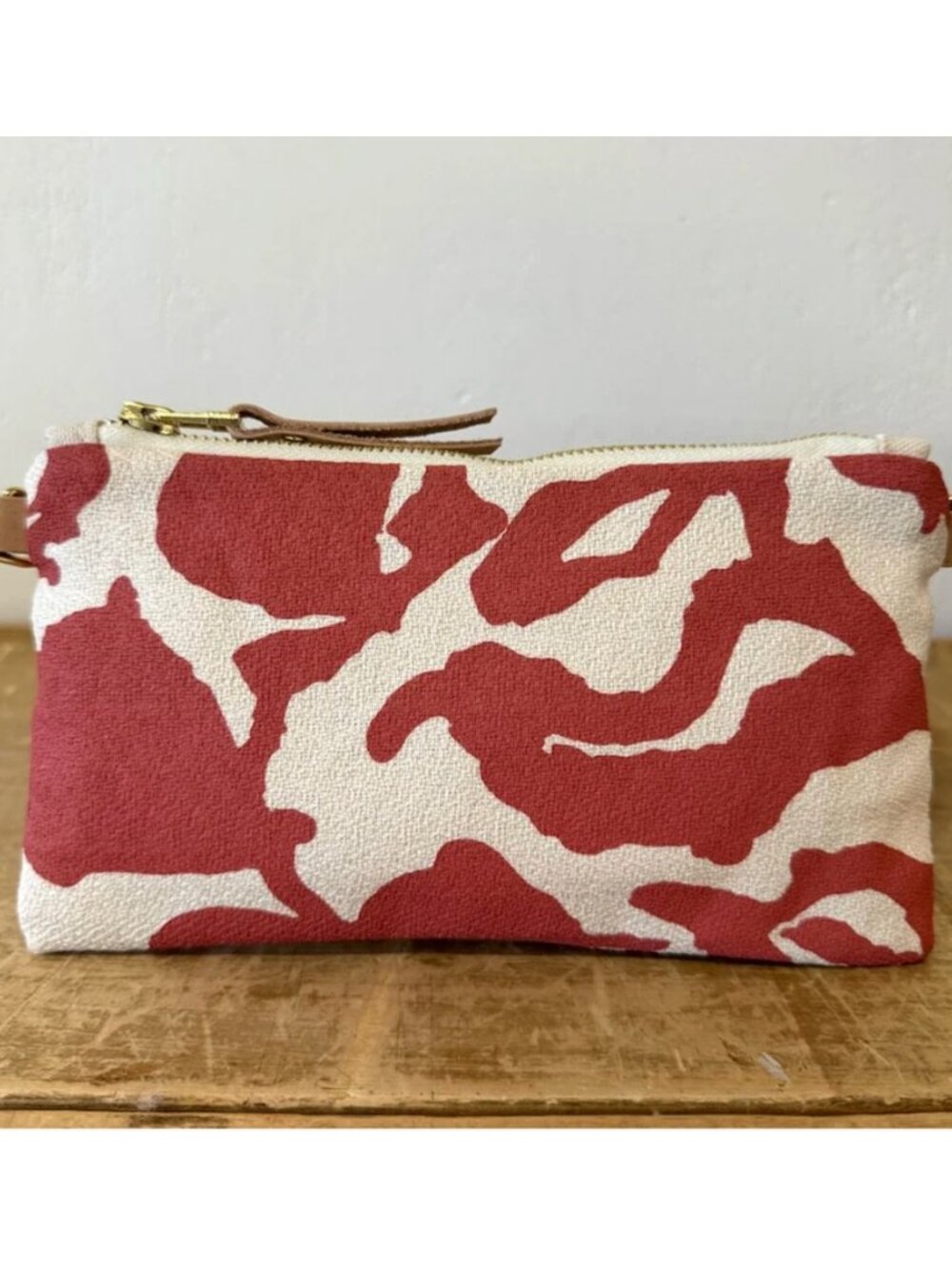 Erin Flett NWT Ellie Handmade Wristlet Barkcloth Dark Clay Vine Maine